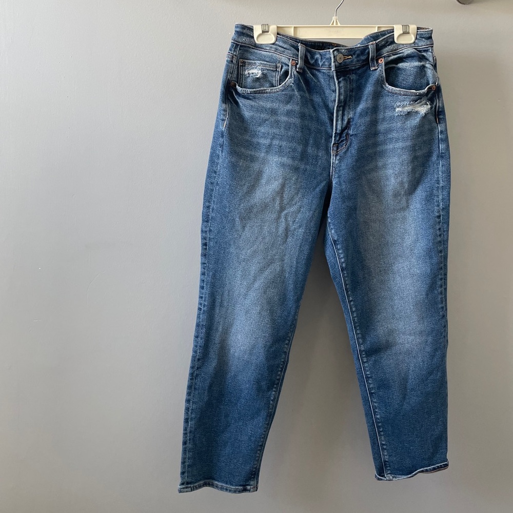 American Eagle stretch mom jeans size 12 short